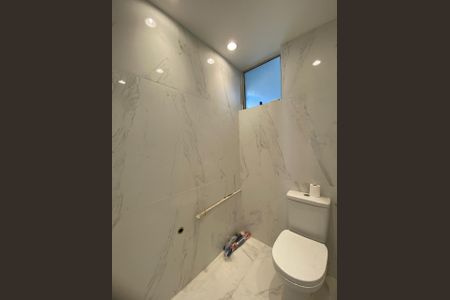 Apartamento à venda com 62m², 3 quartos e 1 vaga Apartamento à venda com 62m², 3 quartos e 1 vagaBanheiro