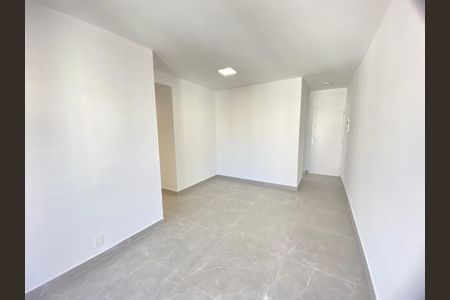 Sala de apartamento à venda com 3 quartos, 62m² em Parque Bristol, São Paulo