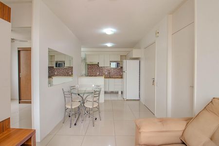 Sala de apartamento para alugar com 3 quartos, 52m² em Mário Quintana, Porto Alegre
