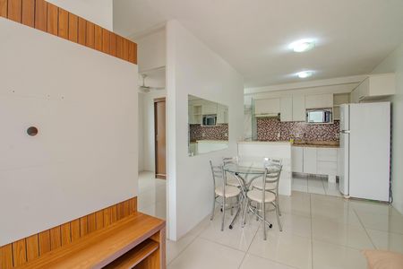 Sala de apartamento para alugar com 3 quartos, 52m² em Mário Quintana, Porto Alegre