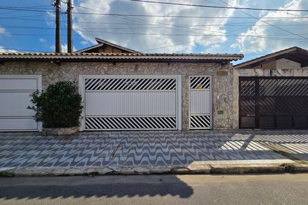 Casa para alugar com 290m², 3 quartos e 2 vagas Casa para alugar com 290m², 3 quartos e 2 vagasFachada
