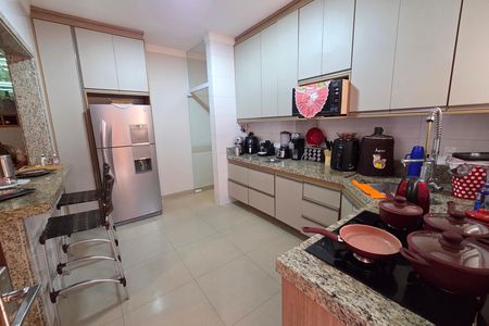 Casa para alugar com 290m², 3 quartos e 2 vagas Casa para alugar com 290m², 3 quartos e 2 vagasCozinha