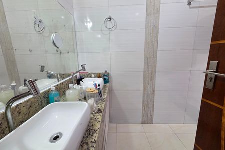 Casa para alugar com 290m², 3 quartos e 2 vagas Casa para alugar com 290m², 3 quartos e 2 vagasBanheiro da Suíte 1