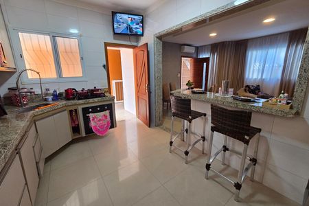 Casa para alugar com 290m², 3 quartos e 2 vagas Casa para alugar com 290m², 3 quartos e 2 vagasCozinha