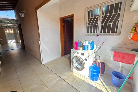 Casa para alugar com 290m², 3 quartos e 2 vagas Casa para alugar com 290m², 3 quartos e 2 vagasÁrea de Serviço