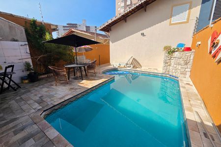 Casa para alugar com 290m², 3 quartos e 2 vagas Casa para alugar com 290m², 3 quartos e 2 vagasPiscina