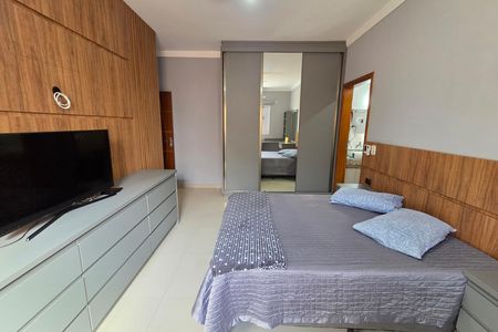 Casa para alugar com 290m², 3 quartos e 2 vagas Casa para alugar com 290m², 3 quartos e 2 vagasSuíte 1