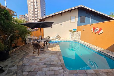 Casa para alugar com 290m², 3 quartos e 2 vagas Casa para alugar com 290m², 3 quartos e 2 vagasPiscina