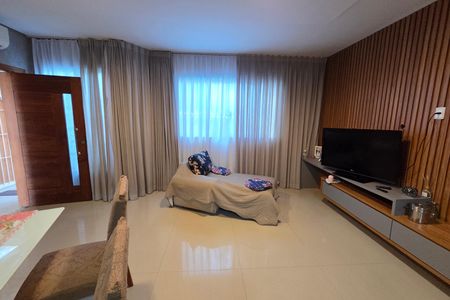 Casa para alugar com 290m², 3 quartos e 2 vagas Casa para alugar com 290m², 3 quartos e 2 vagasSala