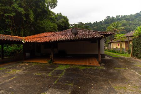 Casa à venda com 207m², 3 quartos e 4 vagas Casa à venda com 207m², 3 quartos e 4 vagasÁrea externa
