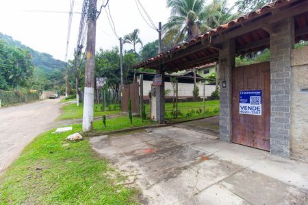 Casa à venda com 207m², 3 quartos e 4 vagas Casa à venda com 207m², 3 quartos e 4 vagasplaquinha