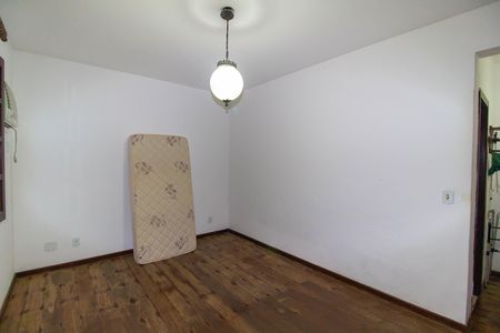 Casa à venda com 207m², 3 quartos e 4 vagas Casa à venda com 207m², 3 quartos e 4 vagas Suíte