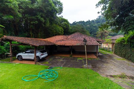Casa à venda com 207m², 3 quartos e 4 vagas Casa à venda com 207m², 3 quartos e 4 vagasÁrea externa