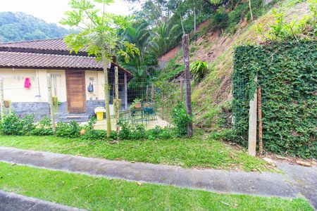 Casa à venda com 207m², 3 quartos e 4 vagas Casa à venda com 207m², 3 quartos e 4 vagasVista do Quarto 2