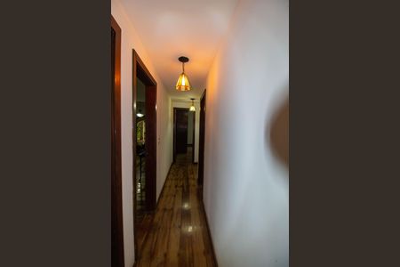 Casa à venda com 207m², 3 quartos e 4 vagas Casa à venda com 207m², 3 quartos e 4 vagasCorredor