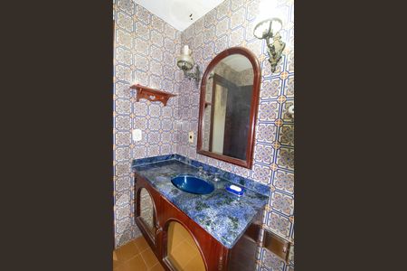 Casa à venda com 207m², 3 quartos e 4 vagas Casa à venda com 207m², 3 quartos e 4 vagasBanheiro Social