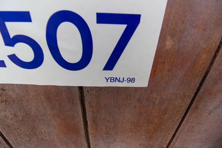 Casa à venda com 207m², 3 quartos e 4 vagas Casa à venda com 207m², 3 quartos e 4 vagasplaquinha