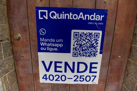 Casa à venda com 207m², 3 quartos e 4 vagas Casa à venda com 207m², 3 quartos e 4 vagasplaquinha