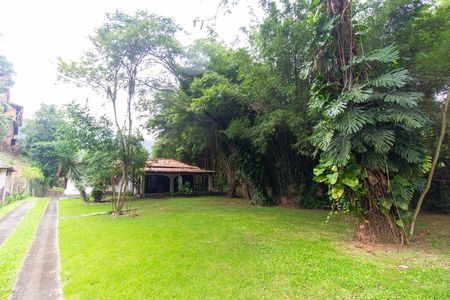 Casa à venda com 207m², 3 quartos e 4 vagas Casa à venda com 207m², 3 quartos e 4 vagasÁrea externa