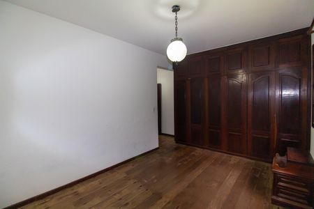 Casa à venda com 207m², 3 quartos e 4 vagas Casa à venda com 207m², 3 quartos e 4 vagas Suíte