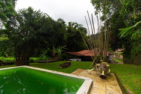 Casa à venda com 207m², 3 quartos e 4 vagas Casa à venda com 207m², 3 quartos e 4 vagasÁrea externa