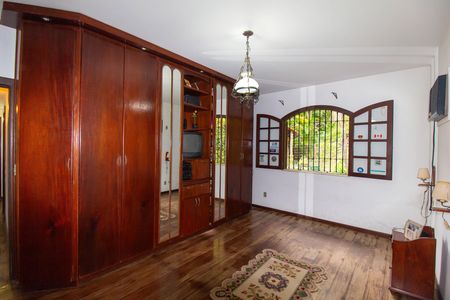 Casa à venda com 207m², 3 quartos e 4 vagas Casa à venda com 207m², 3 quartos e 4 vagasQuarto 2