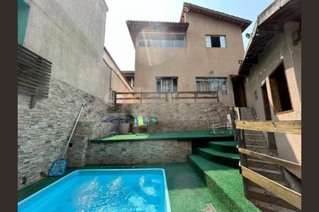 Casa à venda com 3 quartos, 300m² em Vila do Encontro, São Paulo
