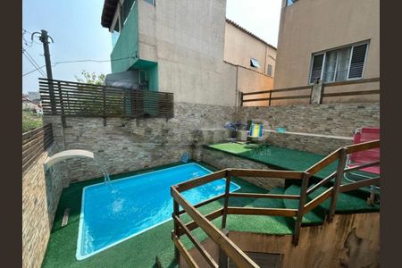 Casa à venda com 300m², 3 quartos e 2 vagas
