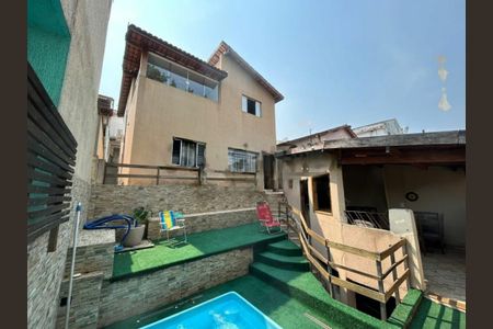 Casa à venda com 300m², 3 quartos e 2 vagas