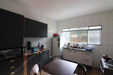 Casa à venda com 113m², 3 quartos e 3 vagasCozinha 