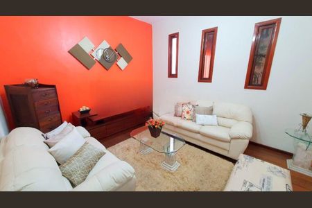 Casa à venda com 4 quartos, 320m² em Vila Imperio, São Paulo