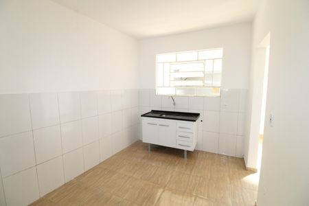 Cozinha de casa para alugar com 1 quarto, 50m² em Jardim Satélite, São José dos Campos