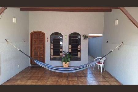 Casa à venda com 140m², 2 quartos e 5 vagas Casa à venda com 140m², 2 quartos e 5 vagasÁrea externa