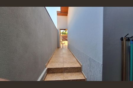 Área externa de casa à venda com 2 quartos, 140m² em Jardim das Vitorias Regias, Valinhos