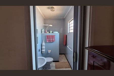 Banheiro de casa à venda com 2 quartos, 140m² em Jardim das Vitorias Regias, Valinhos