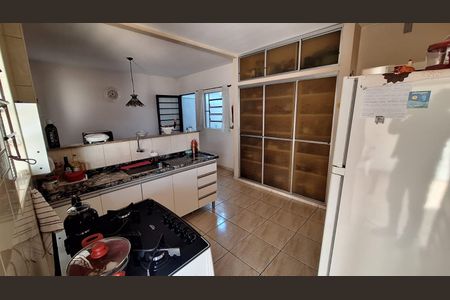 Cozinha de casa à venda com 2 quartos, 140m² em Jardim das Vitorias Regias, Valinhos
