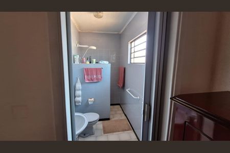 Casa à venda com 140m², 2 quartos e 5 vagas Casa à venda com 140m², 2 quartos e 5 vagasBanheiro