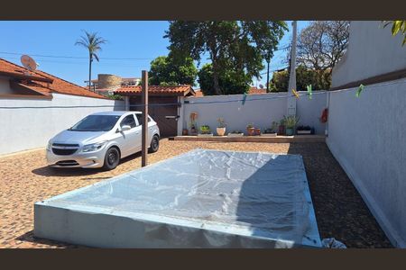 Casa à venda com 140m², 2 quartos e 5 vagas Casa à venda com 140m², 2 quartos e 5 vagasÁrea externa