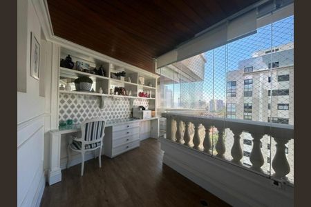 Apartamento à venda com 287m², 3 quartos e 4 vagas