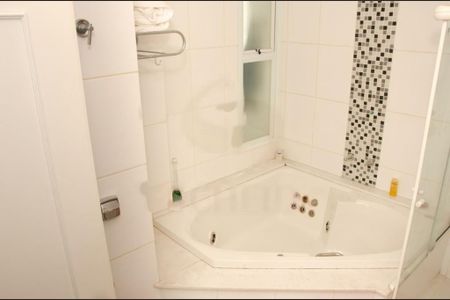 Apartamento à venda com 208m², 4 quartos e 2 vagas