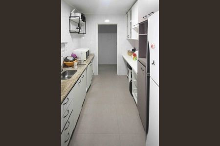 Apartamento à venda com 65m², 2 quartos e 2 vagas Apartamento à venda com 65m², 2 quartos e 2 vagasCozinha
