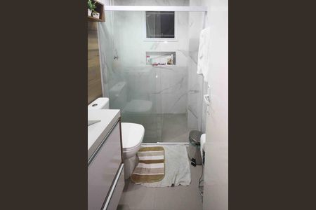 Banheiro social de apartamento à venda com 2 quartos, 65m² em Vila Nova York, São Paulo