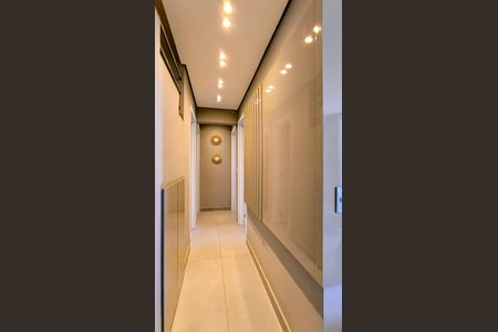 Apartamento para alugar com 190m², 4 quartos e 3 vagas Apartamento para alugar com 190m², 4 quartos e 3 vagasCorredor