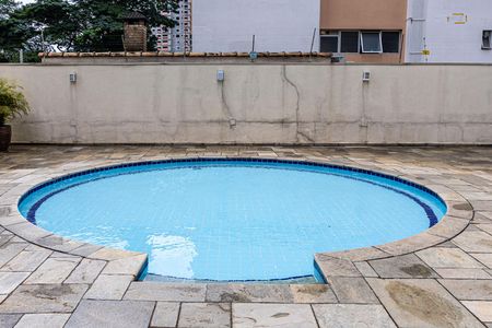 Apartamento à venda com 116m², 3 quartos e 2 vagas Apartamento à venda com 116m², 3 quartos e 2 vagasÁrea comum - Piscina