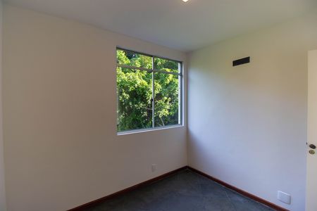 Quarto 2 de apartamento para alugar com 2 quartos, 55m² em Santa Rosa, Niterói