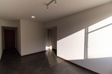 Sala de apartamento para alugar com 2 quartos, 55m² em Santa Rosa, Niterói