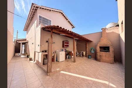 Casa à venda com 120m², 3 quartos e 2 vagasÁrea de Serviço e Quintal