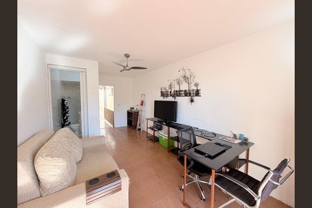 Casa à venda com 120m², 3 quartos e 2 vagasSuíte