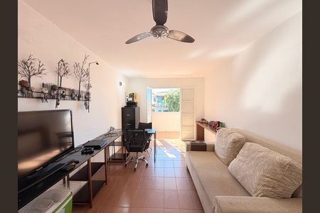 Casa à venda com 120m², 3 quartos e 2 vagasSuíte