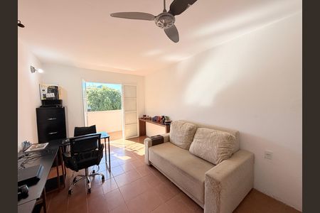 Casa à venda com 120m², 3 quartos e 2 vagasSuíte